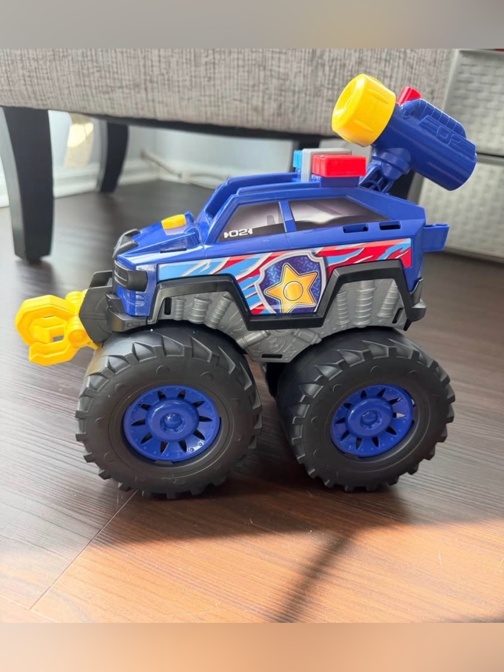 Paw Patrol Jumbo Monster Truck Police Chase